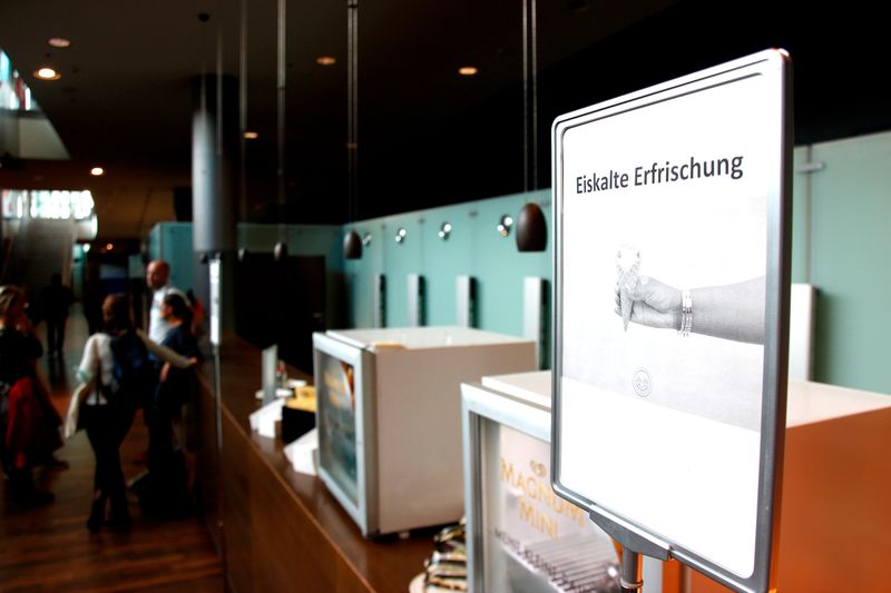 Auch wenn die Sommerhitze vorbei ist: Ein Gratis-Eis kommt bei den Besuchern der LAB-SUPPLY immer gut an (s. nächstes Bild).  Mehr Infos zu den kommenden LAB-SUPPLY-Messen finden Sie auf www.lab-supply.info.  (LABORPRAXIS, C. Lüttmann)