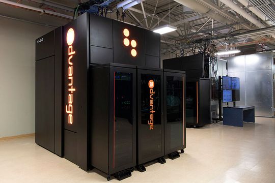 D-Wave macht den Quantencomputer Advantage System als einen bezahlten Cloud-Dienst verfügbar.(Bild:  D-Wave)