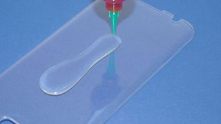 Nichts trübt die Sicht: Vitralit 50004 von Panacol ist ein neuer Klebstoff, dessen Vorteilsspektrum von seiner optischen Klarheit ergänzt wird, wie der Hersteller sagt. (Panacol)