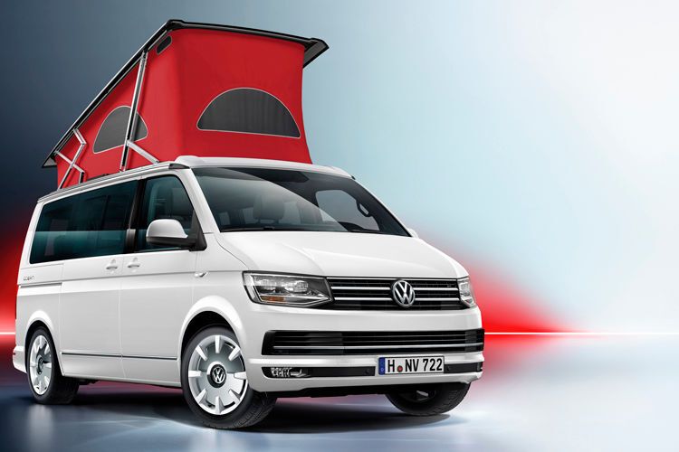 Wer es etwas puristischer mag, kann auch nur das Aufstelldach in Signalfarbe ordern. (VW)