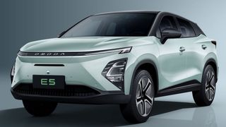 Das 4,40 Meter lange Kompakt-SUV soll rund 37.000 Euro kosten. (Bild: Omoda)