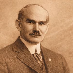 Mit der 1906 patentierten Triode schuf Lee de Forest das erste praktisch nutzbare aktive elektronische Bauelement; eine Schlüsselinnovation für Funk- und Nachrichtentechnik.(Bild:  Dall-E / KI-generiert)