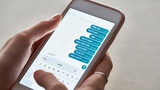 Die eigenen Richtlinien von Telegram verbieten zwar, in öffentlichen Kanälen zu Gewalt aufzurufen – zu Sanktionen oder Löschungen kommt es aber nur äußerst selten (© LIGHTFIELD STUDIOS – stock.adobe.com)