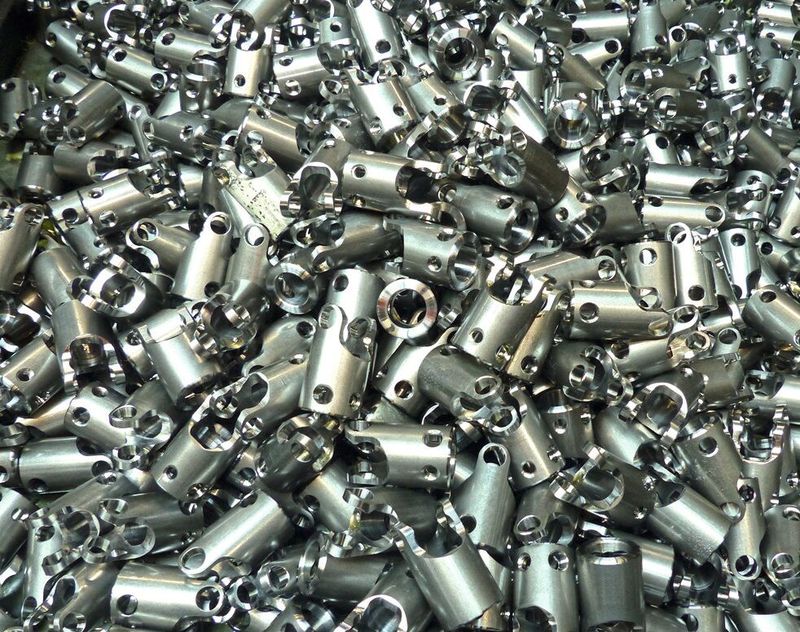 Die Losgrößen variieren in Hofheim zwischen fünf und 1.000 Stück. Das UTTec-System wird nur einmalig eingelernt und die Grenzen sind bereits beim zweiten Bauteil gesetzt. Vergleichbare Systeme benötigen dafür meist mehr Bauteile.(Bild:  UTTec)