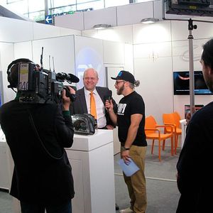 PV-TV-Moderator Sidney Hoffmann auf der Jagd nach neuen Produkten und wissenswerten Informationen.(Foto:  Dominsky)