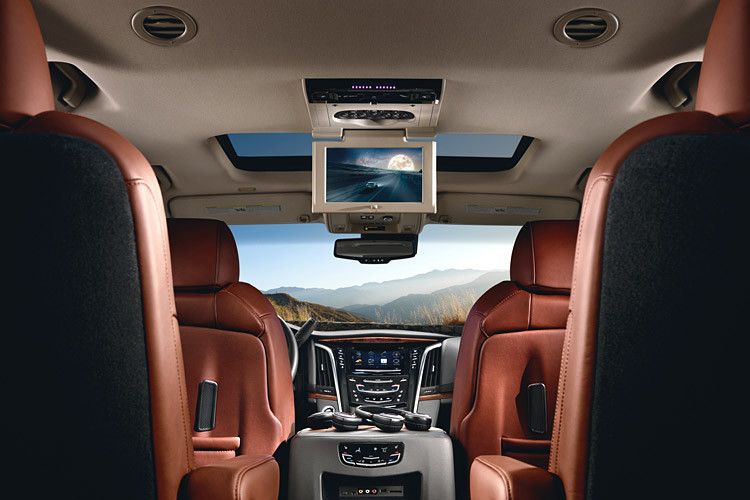 ... und die Fondpassagiere können sich an einem veritablen Heimkino erfreuen. (Foto: General Motors/Jim Haefner)