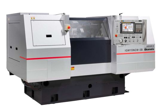 Die neue Doppelspindel-Innenrundschleif-Maschine IGM15NCIII-2B – auch „Boxer“ genannt – von Okamoto erfüllt laut Hersteller alle Anforderungen, die das Innenrundschleifen mit sich bringt. Neue Funktionen nebst aktueller Fanuc-Steuerung runden das System ab.(Bild:  Okamoto)