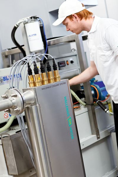 Bild 2: Das neue Verfahren soll vor allem den Mitarbeiter vor giftigen Aerosolen schützen und die Umwelt entlasten. (Bild: Wallenius Water)