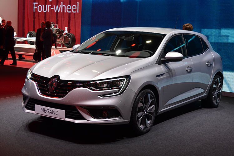 Renault setzt beim neuen Mégane auf klare Formen. Der Grill ist größer, der Rhombus erhält mehr Gewicht. (Foto: Seyerlein)