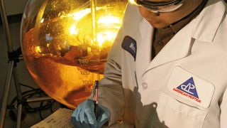 1	 Bei American Peptide erfolgt die Herstellung von Peptiden durch Festphasensynthese an einem Polymer. (Bilder: America Peptide) (Archiv: Vogel Business Media)