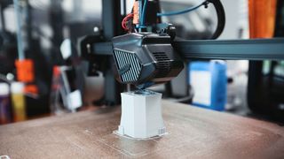 Regionalbündnis für industriellen 3D-Druck im Mittelstand startet durch: Prototypen, Werkzeuge und Vorrichtungen kommen jetzt aus dem 3D-Drucker. (Bild: Sonotec)