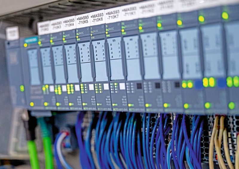 This is how clear and structured the control cabinets look after modernization. (Image:Bruckmann Control Technology GmbH)