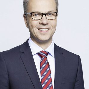 Dr. Stefan Spindler, CEO der Sparte Industrie, will durch Kostensenkungen und bessere Kapazitätsauslastung die EBIT-Marge bis 2018 auf 10 bis 11 % verbessern.