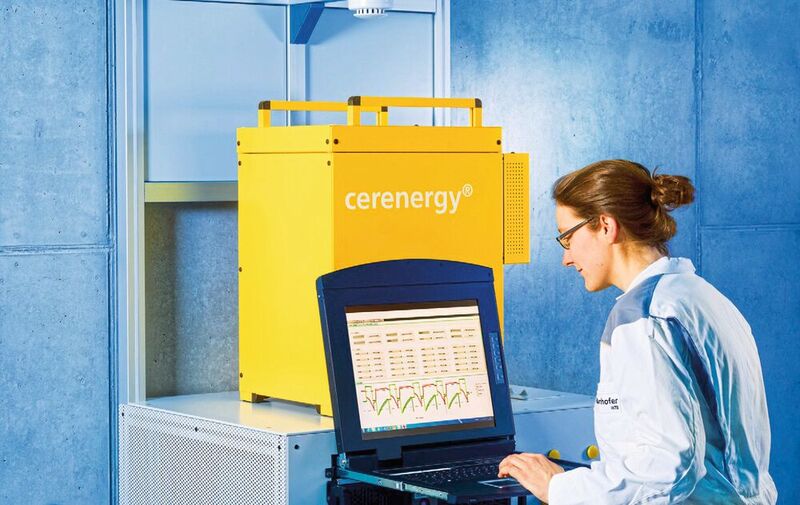 Cerenergy-Batteriemodul im Teststand. (Bild: Fraunhofer IKTS)