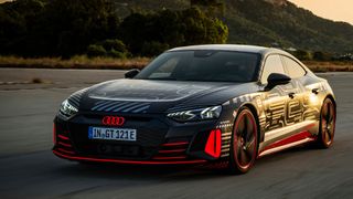 Im Frühjahr 2021 wird die Audi Sport GmbH den rund 650 PS starken RS E-Tron GT auf den Markt bringen. (Bild: Audi)