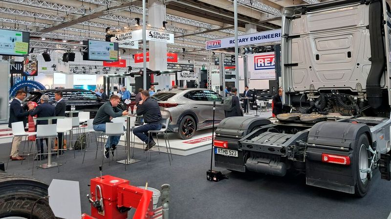 Der Service für Nutzfahrzeuge steht ebenfalls im Fokus der Aussteller. (Bild: Doris S. Pfaff - VCG)