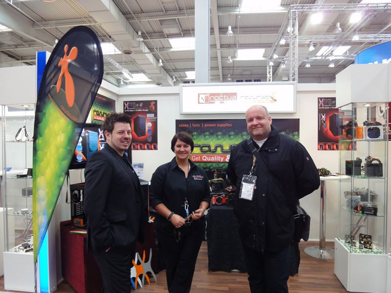 Thorsten Schick, Sharkoon (l.) Barbara Springer und Jürgen Urbantat (r.), PNL-Tec (Archiv: Vogel Business Media)