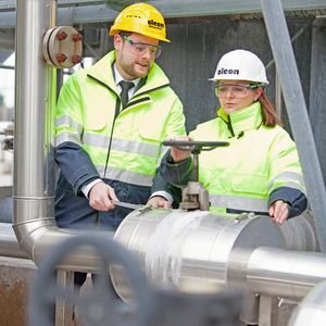 Instandhaltungs-Check: Verbesserungspotenziale werden vor Ort im Gespräch mit den verantwortlichen Mitarbeitern geprüft.