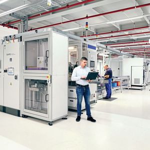 Metallische Bipolarplatten werden in einem vollautomatisierten Prozess gefertigt.(Bild:  EKPO)