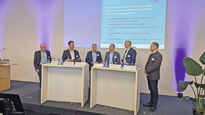 Am 24. März trafen sich Experten aus Autoindustrie und Versicherungswirtschaft in Frankfurt, um über Auswege aus der Reparaturkostenspirale zu sprechen. (Bild:  Rosenow – VCG)