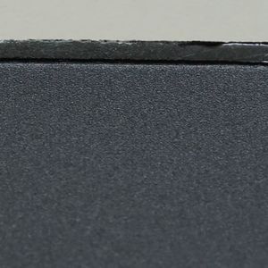 Aluminium-Kunststoff-Hybridbauteil mit nachträglich modifizierter Aluminium-Komponente.