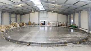 Bild 1 : Das Stahlwerk Augustfehn liefert als Komplettlieferant einbaufertig bearbeitete Großwälzlager und Zahnkränze in segmentierter Ausführung. (Archiv: Vogel Business Media)