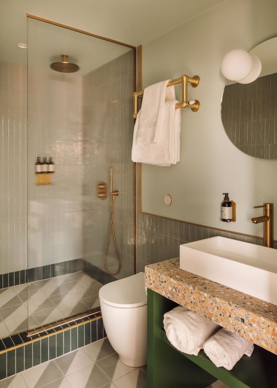 Badezimmer im Locke Canary Wharf, London.(Bild:  Locke)