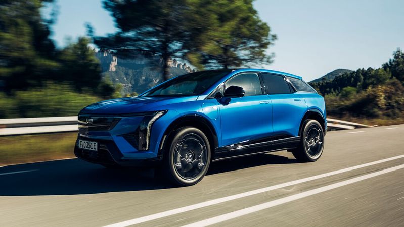 Der Optiq ist ein neues E-Modell von Cadillac, das in der Fahrpraxis mit außergewöhnlich viel Komfort und Ruhe überzeugt(Bild:  Cadillac)