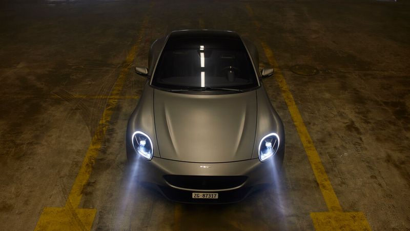 Die Front hat dagegen eher klassische Züge der Sportwagen aus der Porsche-Piëch-Familie. (Bild: Piëch Automotive)