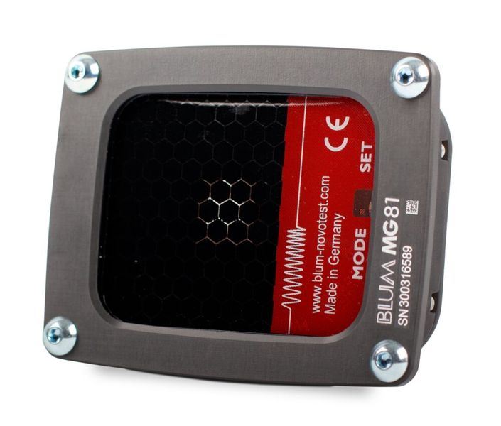 Das  Mehrzweckmessgerät MG81 im Scheckkartenformat wurde speziell für die sensorbasierte Zustandsermittlung von Spannsystemen entwickelt.  (Bild: Blum Novotest)