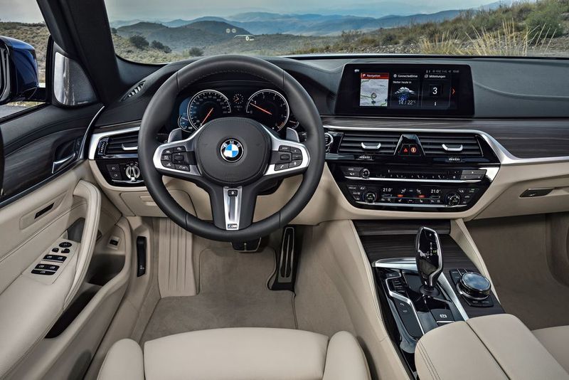 Sehr gediegen: Die Premium-Welt des neuen BMW 5er ist auf Oberklasse-Niveau. (BMW)