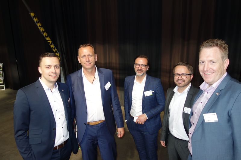 (v. l.) Marko Simmank, HP, Klaus Schäfer, Antonio Treglia und Darius Zwaka, ALSO, und Nico Greiner, HP (Bild: IT-BUSINESS)