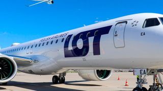 In Le Bourget bei Paris läuft gerade die weltgrößte Luftfahrtmesse Paris Air Show. Mit dabei ist natürlich Airbus. Und gleich am ersten Messetag konnte man Bestellungen für mindestens 105 Maschinen verbuchen. Allein 40 Airbus A220 gehen an die polnische Fluggesellschaft Lot ... (Bild: Lot)