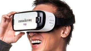 Mit Smart Glasses die Virtual Reality live in der Arbeitswelt erleben. (CC0 Public Domain, pixabay.com)