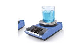 Sicherheit, Leistung und Intelligenz zeichnen den neuen IKA-Magnetrührer RET control-visc aus. (Bild: IKA-Werke)