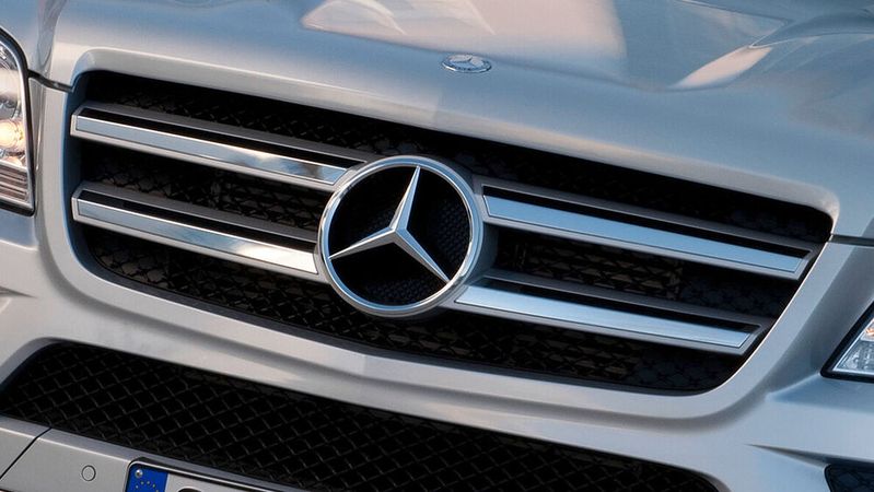 Einige ältere Modelle von Mercedes haben Abschalteinrichtungen, die laut dem Oberlandesgericht Stuttgart nicht zulassig waren.(Bild:  Mercedes)