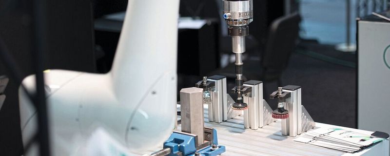 Die „Parts Finishing“ führt die sich ergänzenden Fertigungsschritte Entgraten, Bauteilreinigung und Oberflächenendbearbeitung an zwei Tagen unter einem Dach zusammen.(Bild:  Fairxperts)