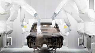 Im Geschäft mit der Automobilindustrie erreichte der Maschinen- und Anlagenbauer das Bestellniveau von 2022. Dazu trugen die Trends zu klimafreundlichen Produktionstechnologien und zur E-Mobilität bei.  (Bild: Dürr)