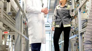 Der neue Reaktor zur Katalyse von OXO-Reaktionen ist um 70 % energieeffizienter. (Evonik)