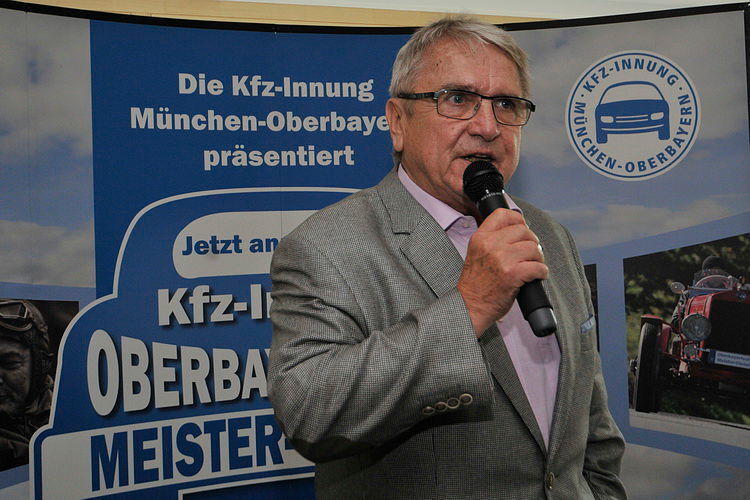 Klaus Dieter Breitschwert, Präsident des Kfz-Landesverbands Bayern, überbrachte die Grüße von Schirmherrin Ilse Aigner, der stellvertretenden Ministerpräsidentin des Freistaates Bayern. (Zietz /»kfz-betrieb«)