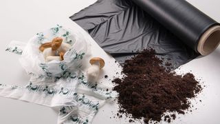 Mit dem bereits zertifizierten sowie kompostierbaren Kunststoff Ecovio bietet die BASF ein Materialsystem für unterschiedliche Anwendungen an, die entlang des gesamten Nahrungskreislaufs eingesetzt werden können und so die Kreislaufwirtschaft fördern. Zu erleben auf der K 2019.  (BASF )