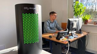 Die CO2-Ampeln kommen beispielsweise in Großraumbüros  zum Einsatz. (Isis)