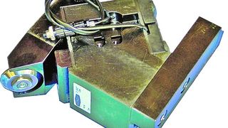 Werkzeug zum Festwalzen. Die Walzkraft wird über einen Messverstärker angezeigt. (Archiv: Vogel Business Media)