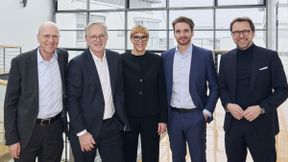 Haben ihre Zusammenarbeit vereinbart (v.l.n.r.): Dr. Reinhard Pfeiffer (Co-CEO Messe München), Matthias Meierhofer (Vorstandsvorsitzender des bvitg), Dagmar Brandenstein (Geschäftsführerin bvitg Service GmbH), Sascha Raddatz (Hauptgeschäftsführer des bvit), und Stefan Rummel (Co-CEO Messe München).  (Bild: Messe München)