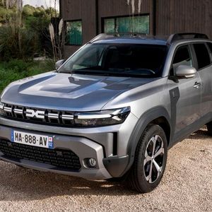 Zudem zeigen die Rumänen die dritte Generation des Dacia Duster erstmals der Öffentlichkeit.(Bild:  Thomas Antoine)