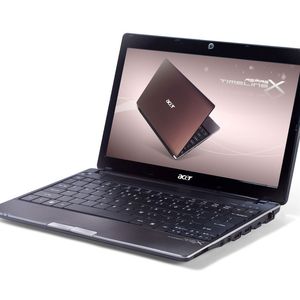Mehr als acht Stunden Akkuleistung bei voller Performance bieten die Geräte der Timeline-X-Serie von Acer.