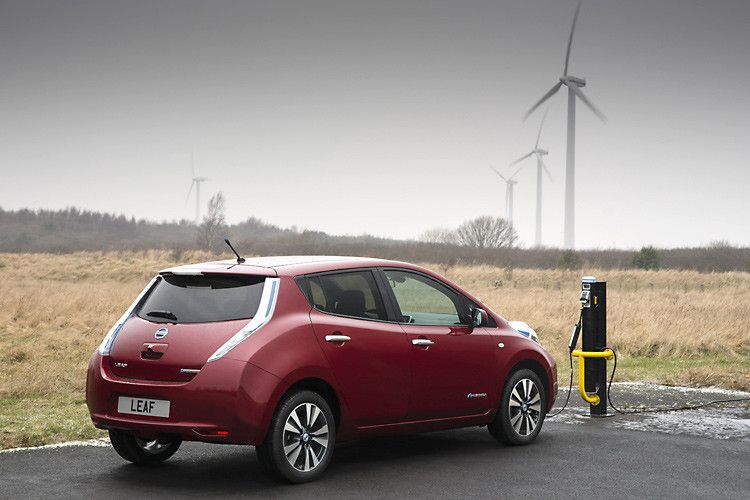 Richtig „grün“ wird der Ladeprozess allerdings erst, wenn der Strom aus erneuerbaren Quellen stammt. (Foto: Nissan)