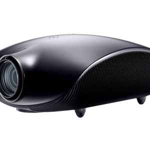 Der Heimkinoprojektor SP-A800B liefert Bilder in Full-HD, im Kino-Modus mit 24 Frames pro Sekunde.