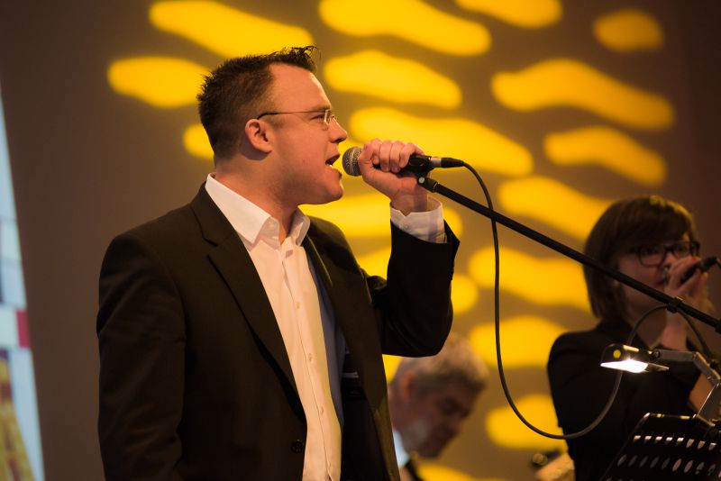 Vogel X-Mas Party 2012 im VCC in Würzburg    Thomas Arnold, Werbeleiter VB Industriemedien.  Weitere exklusive Bilder zur Vogel Weihnachtsfeier finden Sie auf unserer Facebook-Fanpage. Jetzt reinschauen und Fan werden. Wir freuen uns über jeden Like. (Bild: Marcel Gollin/Vogel Business Media)