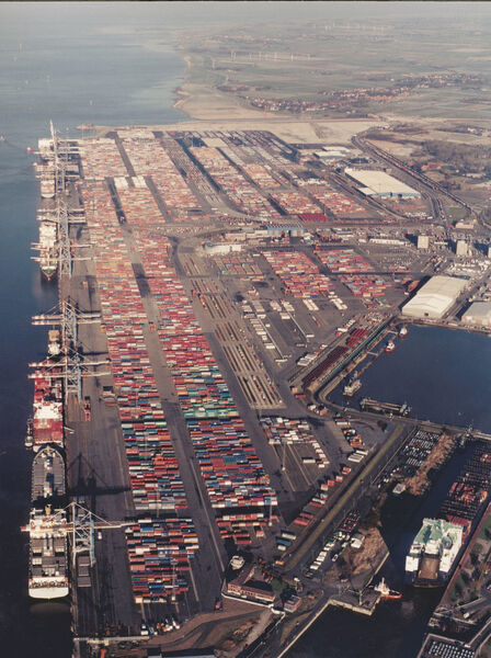 Der erste Liegeplatz der Container Terminal-Erweiterung CT 3 in Bremerhaven ist betriebsbereit. (BLG Group)